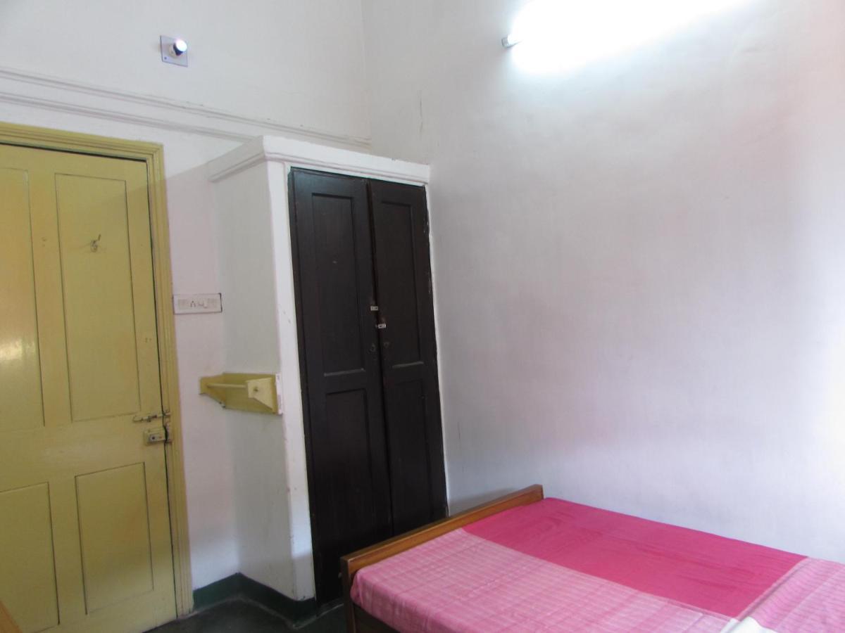 Ywca Gallway Guest House โกลกาตา ภายนอก รูปภาพ