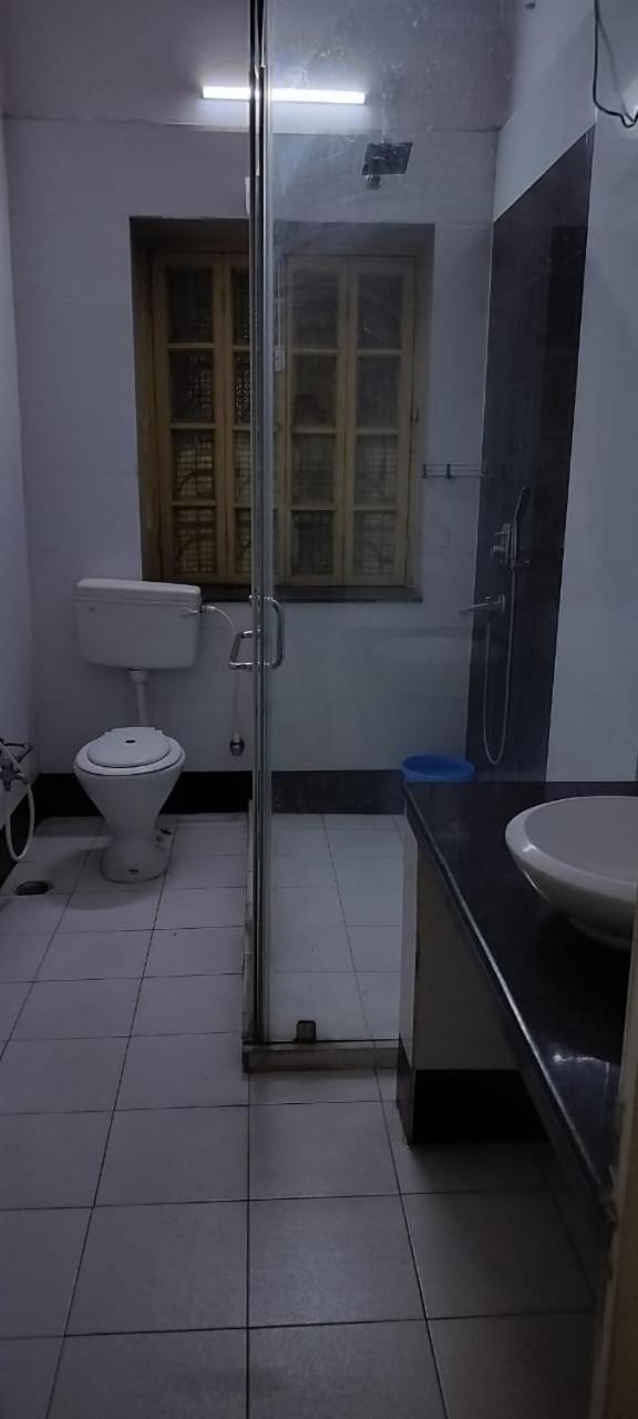 Ywca Gallway Guest House โกลกาตา ภายนอก รูปภาพ